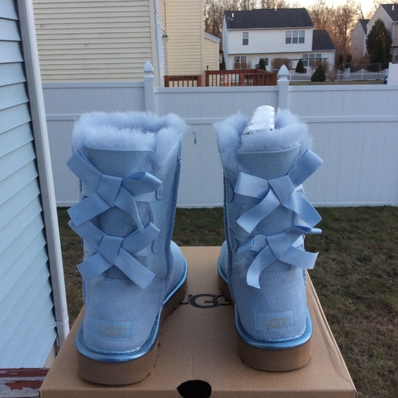 Ugg Bailey Bow II Metallic - Picture 2 of 8